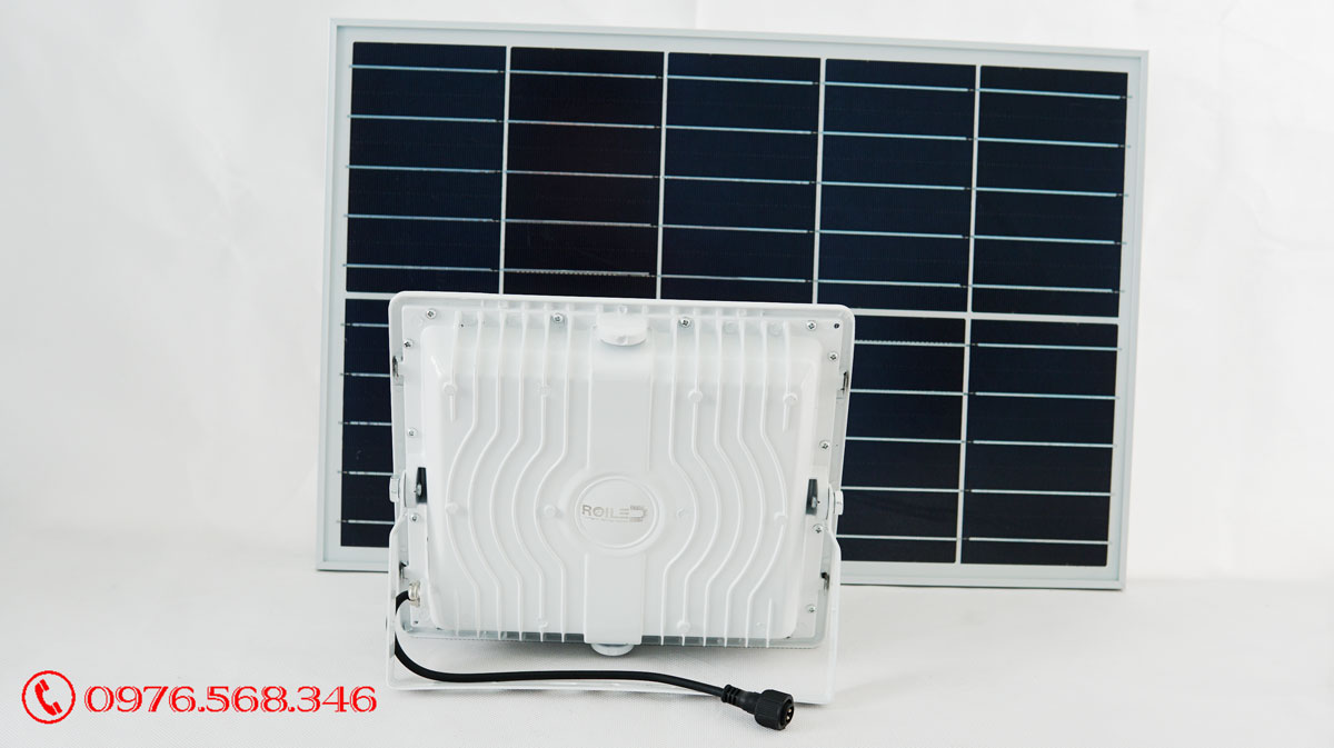 Đèn năng lượng mặt trời 200w trong nhà